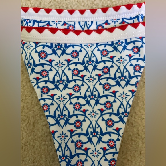 chic patterned bikini - Picture 7 of 9